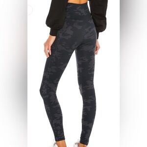 Spanx look at me now leggings black camo NWT